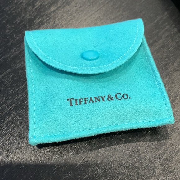 Tiffany & Co. “Return to Tiffany” Sterling Silver Cufflinks - Picture 3 of 4